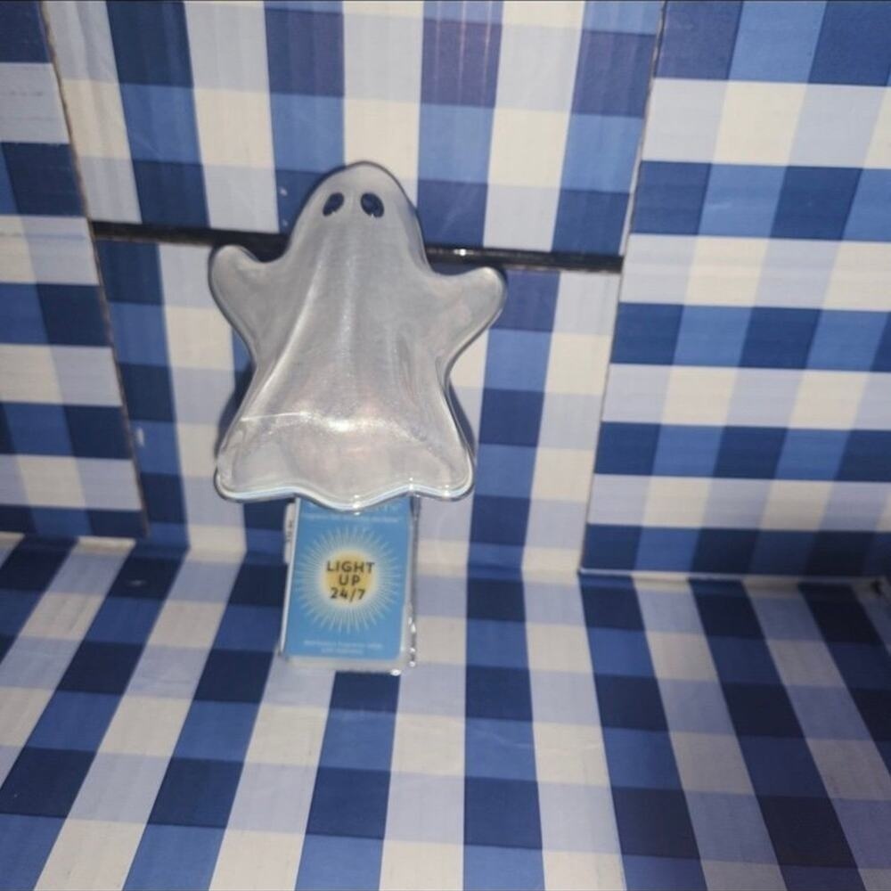Bath and Body Works Wallflowers Plug Ghost Light Up Iridescent Halloween